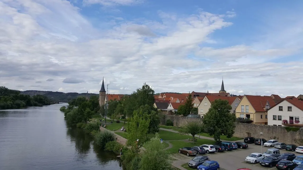 Holiday home Direkt Am Main Villa Karlstadt